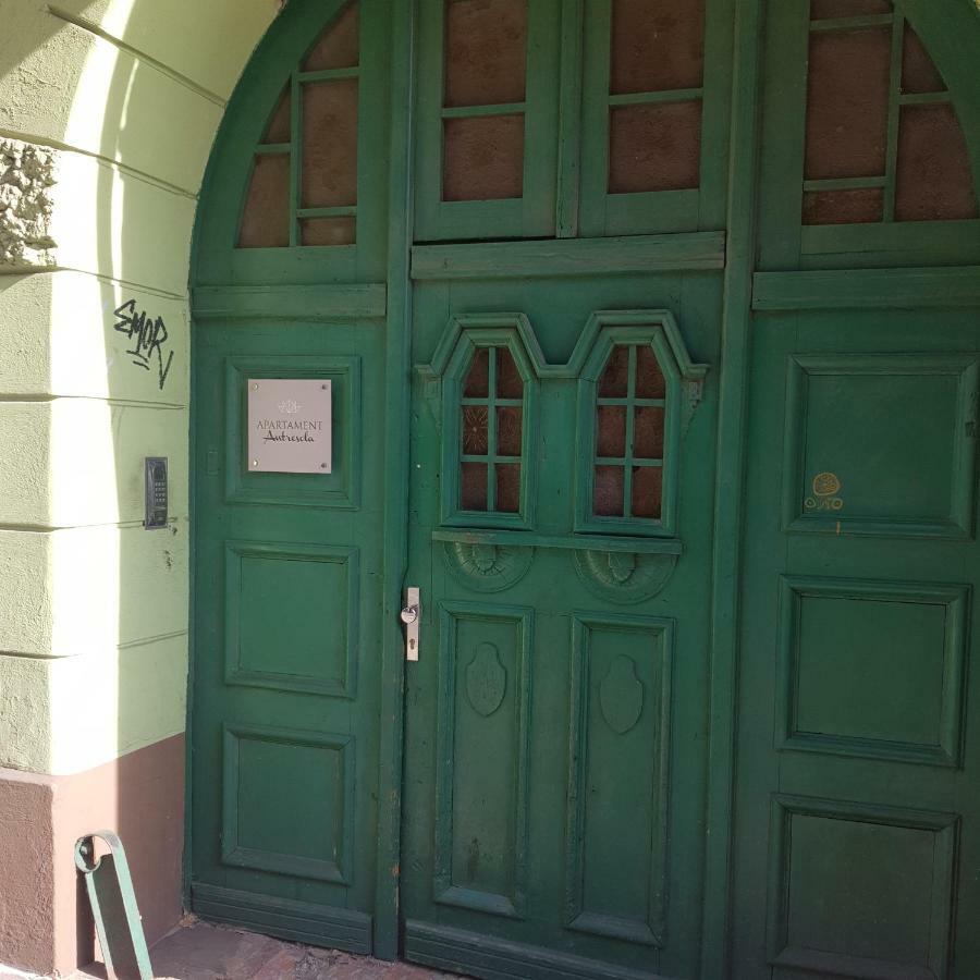 Apartamento Apartament Antresola Drzewna Zielona Góra Exterior foto